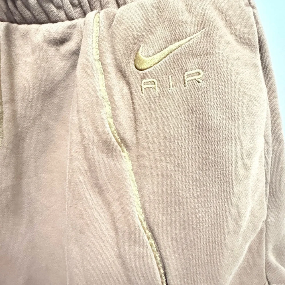 Nike shorts elastic
